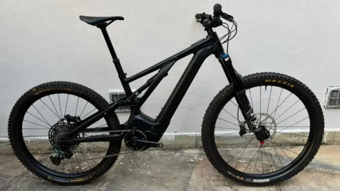 SPECIALIZED TURBO LEVO ALLOY - TAMANHO M - 2025