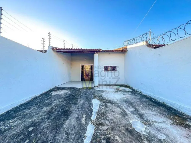 Casa com 2 quartos para alugar, 72 m² por R$ 1.585/mês - Messejana - Fortaleza/CE