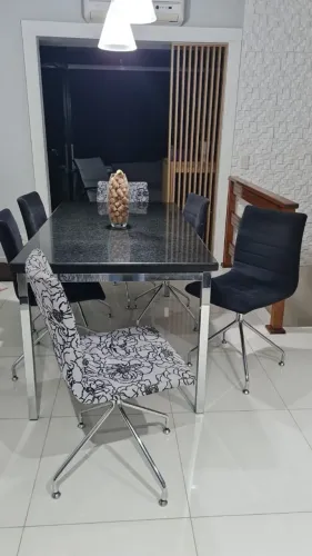 Mesa de pedra São Gabriel com 6 cadeiras giratórias