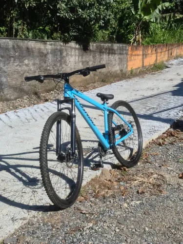Vendo bicicleta aro 29 SEMI NOVA