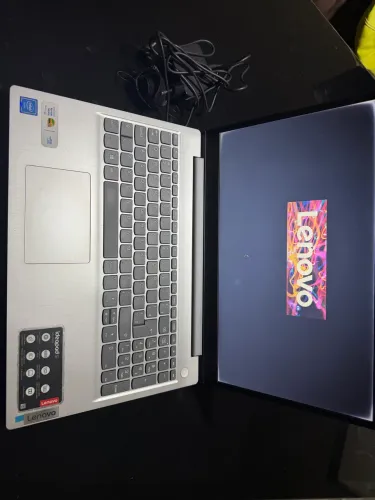 Vende-se notebook LENOVO