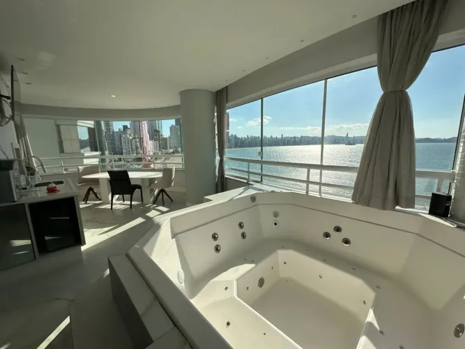 Apartamento para Venda em Balneário Camboriú, Centro, 3 dormitórios, 3 suítes, 4 banheiros