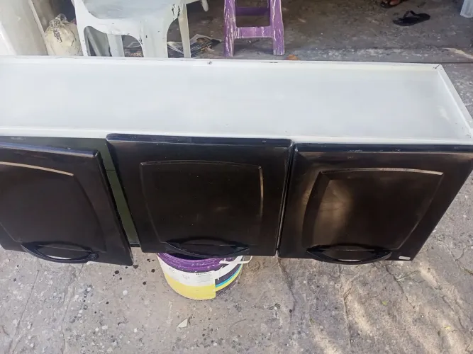 Armário de 3 portas sem vidro sem plateleira preto com branco