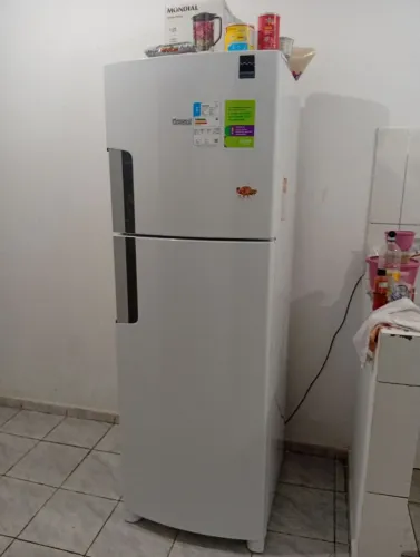 Geladeira inverter 377 litros semi nova 2 meses de uso