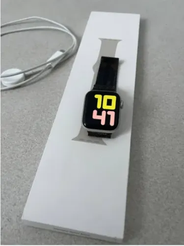 Apple Watch SE 2ª Geração - 40mm - 32GB - Conservado + Carregador Original