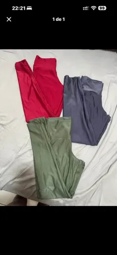 Três calças legging canelada 