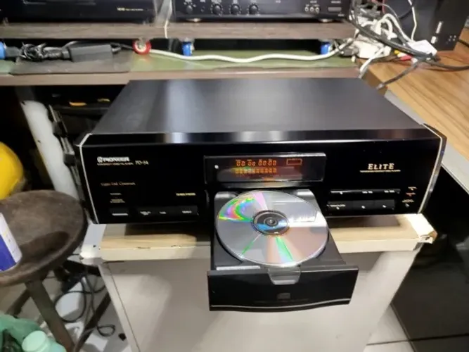 Leitor de CD estéreo Pioneer Elite PD-54 