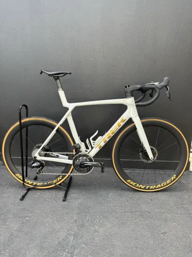 Trek Madone SLR 7 - AXS 8 tamanho L, 2026.