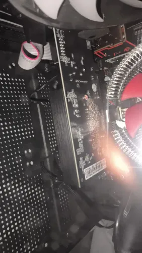 Placa de Vídeo NVIDIA GeForce GT 730 2GB - Perfeita para Estudos, Trabalho e Jogos Leves