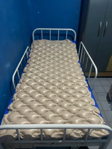 Cama rotatória com coxão inflável, e com o motor de encher!!
