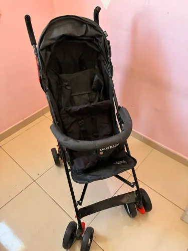 Carrinho de Bebê Maxi Baby - Leve, Compacto e Prático