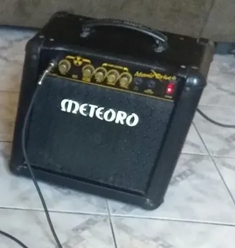 CUBO DE GUITARRA METEORO NITROUS - USADO