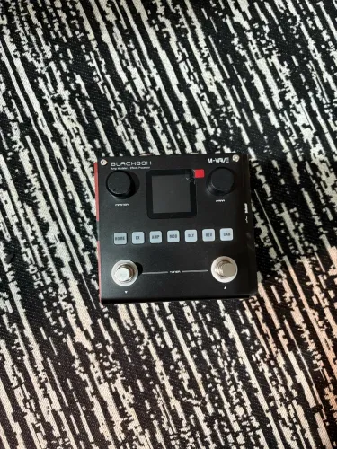 Pedaleira de Guitarra Blackbox