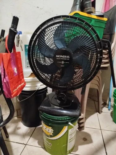 Vendo esse ventilador em perfeito estado valor 150 reais