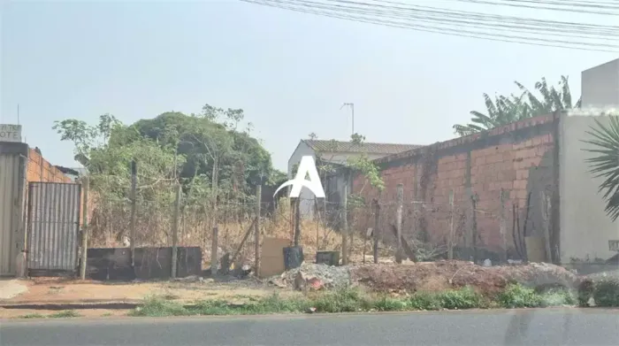 Terreno com 300m² à venda no Shopping Park