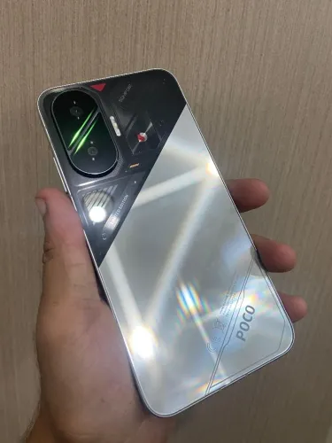 Celular Xiaomi Poco F7 512GB / 12 GB RAM Tela Amoled 120hz 6,83"