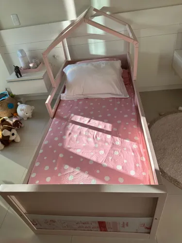 Cama casinha rosa