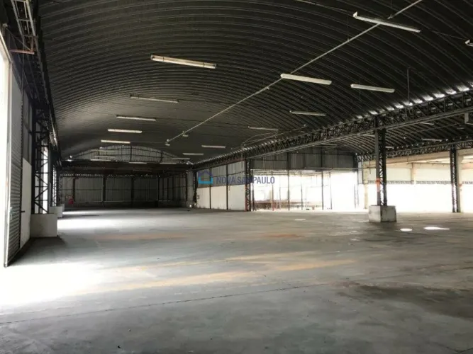 Galpão para locação na Zona Leste