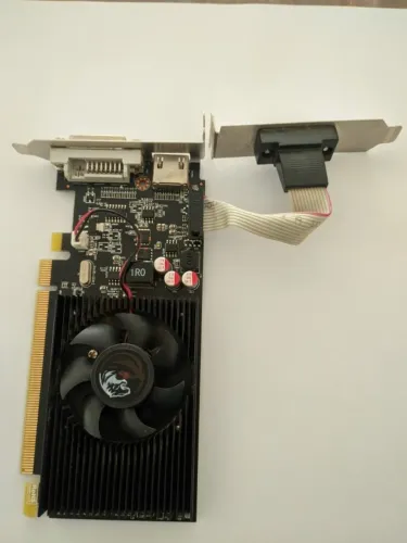 Placa de Vídeo R5 220 Pcyes AMD Radeon 2GB DDR3 64 Bits