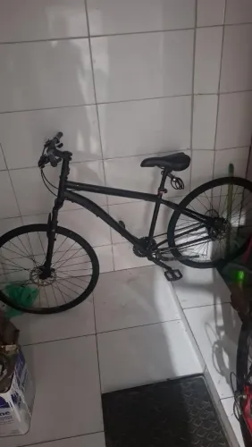 Bicicleta 29 pineal fino bom pra andar na pista, funciona tudo menos o freio da frente 