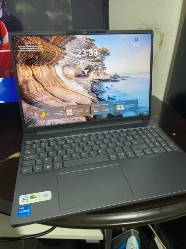 Notebook Lenovo IDEAPAD SLIM3 15IRH10