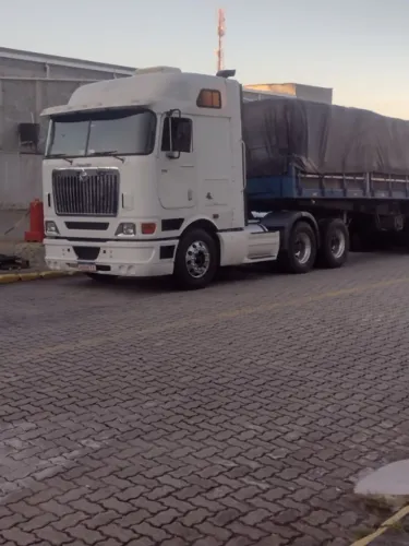 Vendo ou troco international 9800i