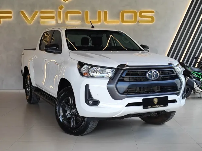 Toyota Hilux CD SR 4X4 2.8 TDI Diesel Aut. 2024