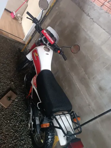Moto de colecionador XL 250 R