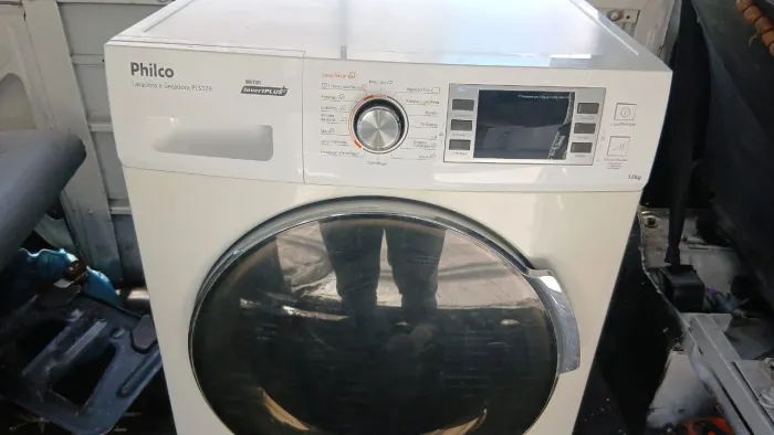VENDO MÁQUINA LAVA E SECA MUITO NOVA DOU GARANTIA DE 6 MESES FAÇO A ENTREGA GRÁTIS!!!