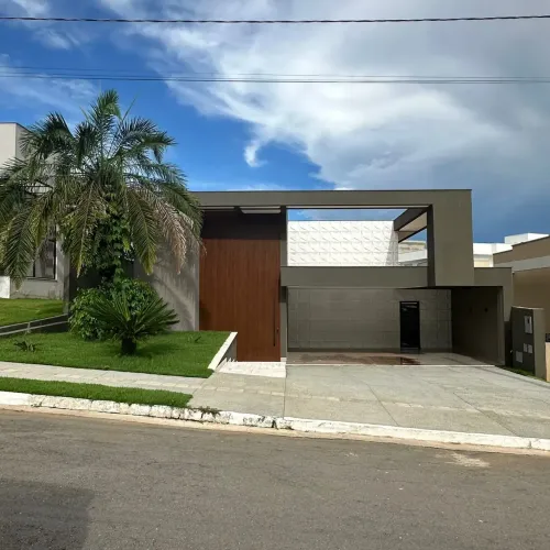 Térrea para venda tem 232 metros quadrados com 3 quartos em Condomínio do Lago - Goiânia -