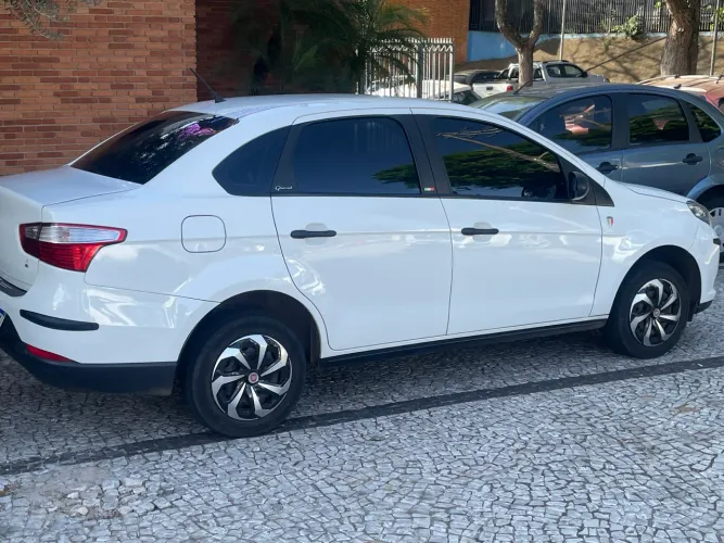 Fiat Grand Siena 1.4 EVO Flex 8V 4P 2021
