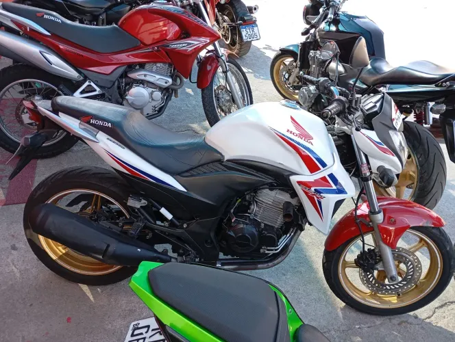 CB300R