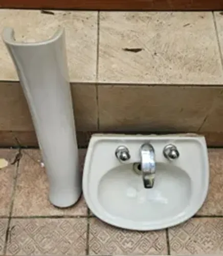 Pia coluna e misturador
