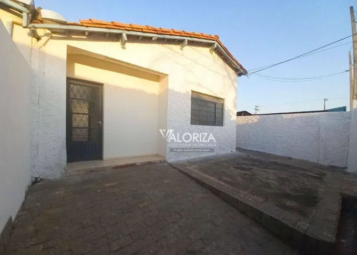 Casa com 3 dormitórios para alugar, 120 m² por R$ 1.370,00/mês - Vila Barcelona - Sorocaba