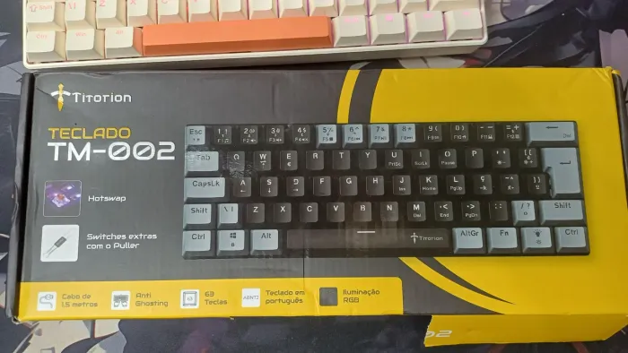 Teclado mecânico Titorion tm002 switch marrom