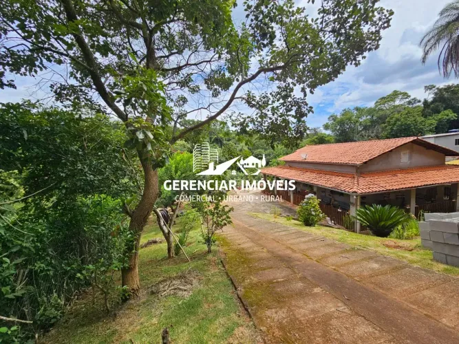 Chácara  a venda em Itatiaiuçu MG / 04 quartos, lagoa e pomar em produção!
