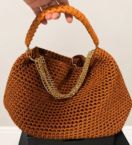 Bolsa grande artesanal de crochê feita à mão
