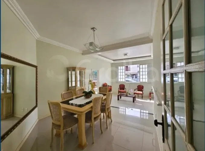Casa de 165m² com 4 quartos sendo 1 suíte no bairro Itaguaçu
