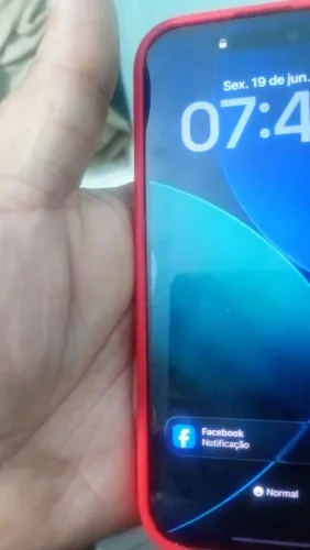 iPhone 15 pro com tela trocada