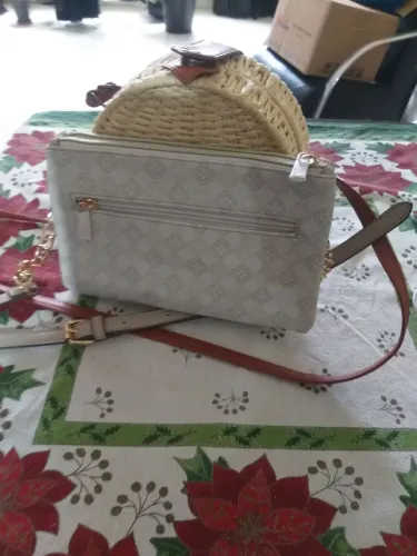 Duas lindas bolsas tira cola