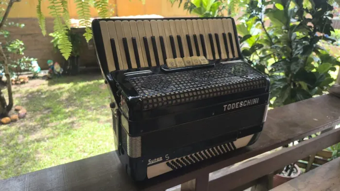 ACORDEON TODESCHINI 80 BAIXOS SUPER 5
