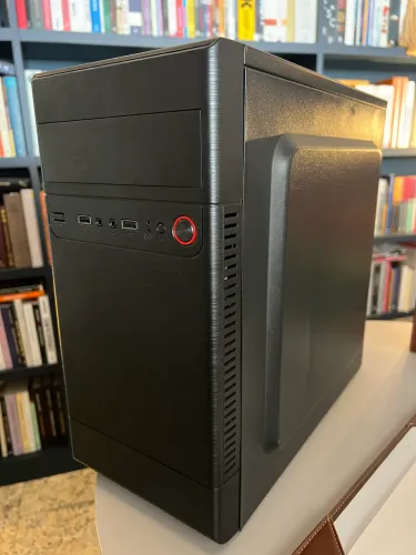 PC Intel i5 10ª Geração, 16gb RAM e SSD 240gb.