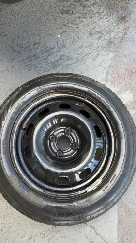 Roda aro com 15 com pneu 195/60
