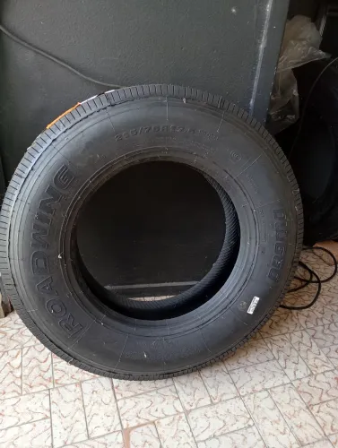 PNEUS DE CAMINHÃO MERCEDINHA E VOLKSWAGEN NOVOS ARO 17.5