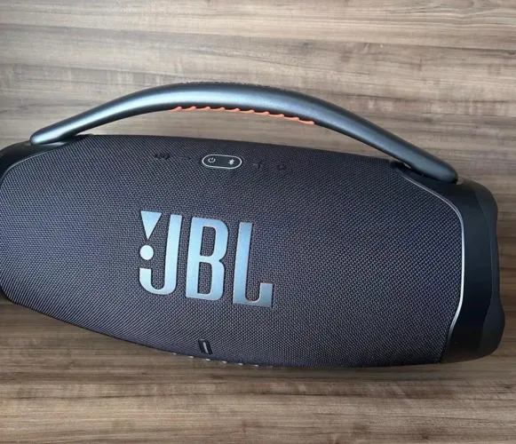 JBL boombox 4