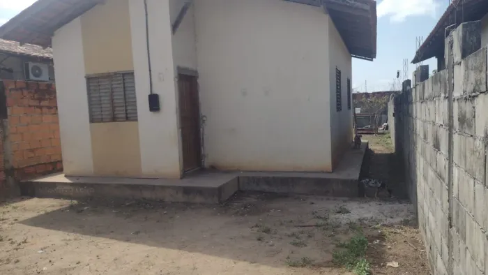VENDE- SE CASA TITULADA NO RESIDENCIAL MESTRE OSCAR SANTOS 