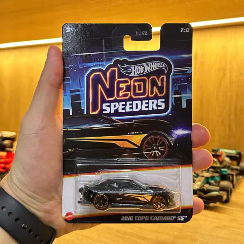 Hot Wheels - 2018 Copo Camaro SS (Neon Speeders)
