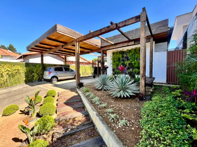 Casa no Condomínio Alto dos Pinheiros