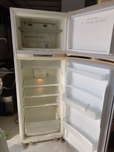 GELADEIRA BRASTEMP FROST FREE GELO SECO USADA QUEBRA GALHO PORÉM GELANDO PERFEITAMENTE