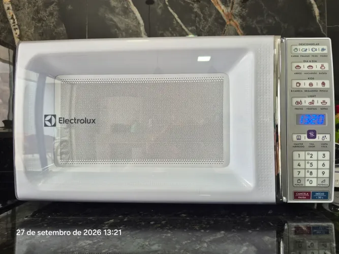 Microondas 34L 220v